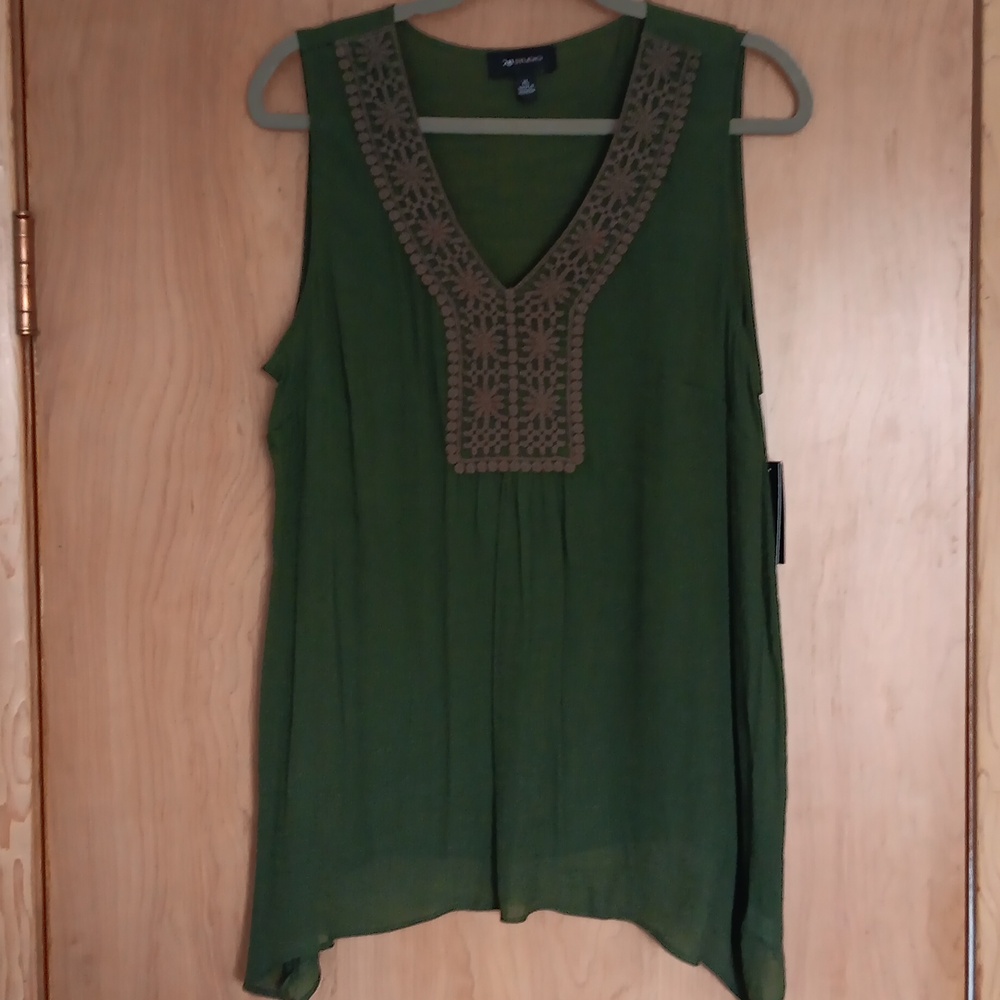 New AB Studio women's top